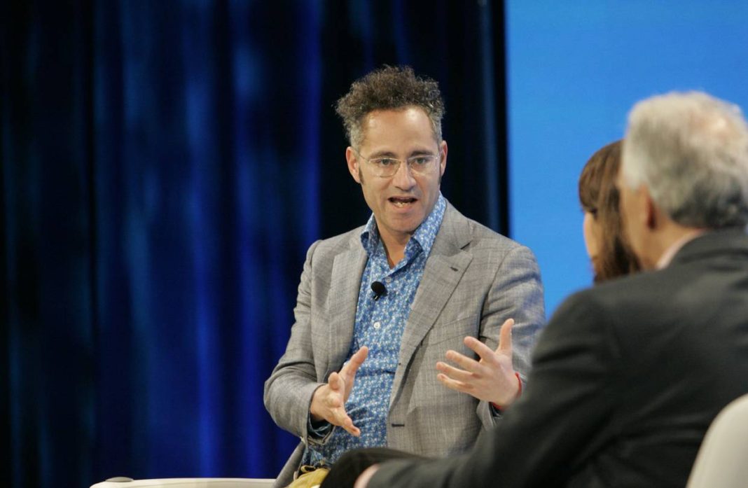Palantir CEO Asked the Investors to Pick a “Different Company”